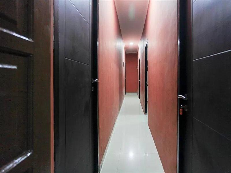 Citara Jaya Guesthouse Mitra Reddoorz Bekasi Exteriér fotografie