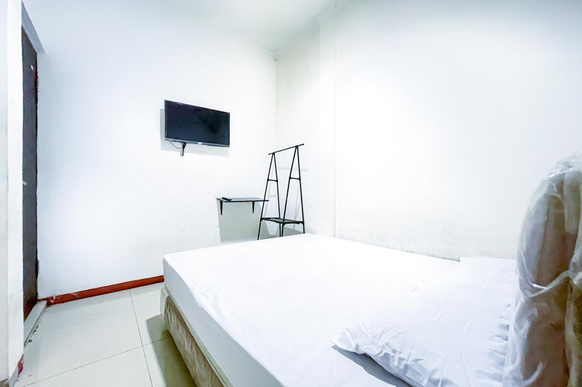 Citara Jaya Guesthouse Mitra Reddoorz Bekasi Exteriér fotografie